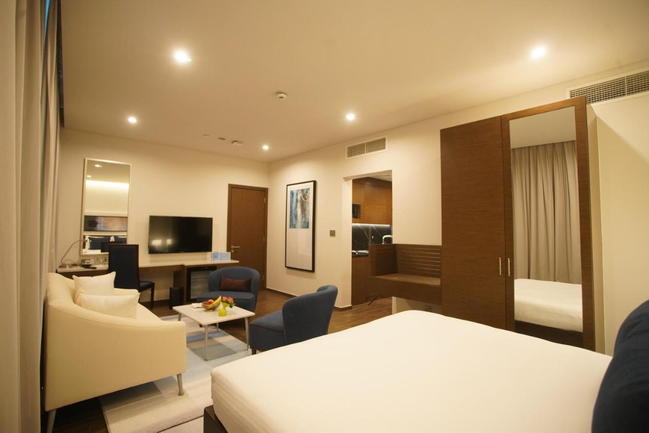 C - Hotel And Suites Ad Dawhah Esterno foto