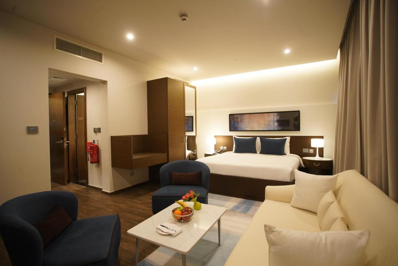 C - Hotel And Suites Ad Dawhah Esterno foto