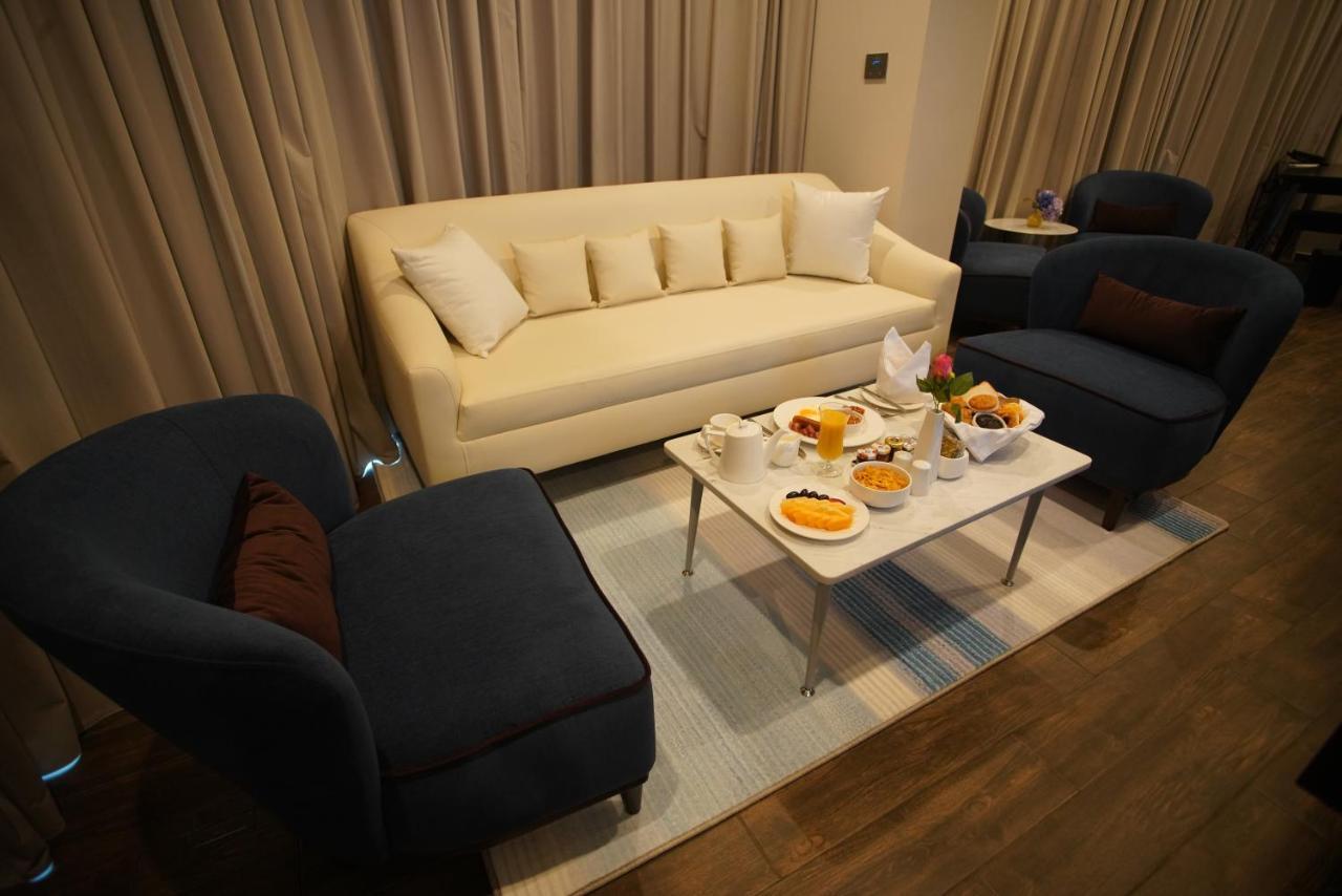C - Hotel And Suites Ad Dawhah Esterno foto