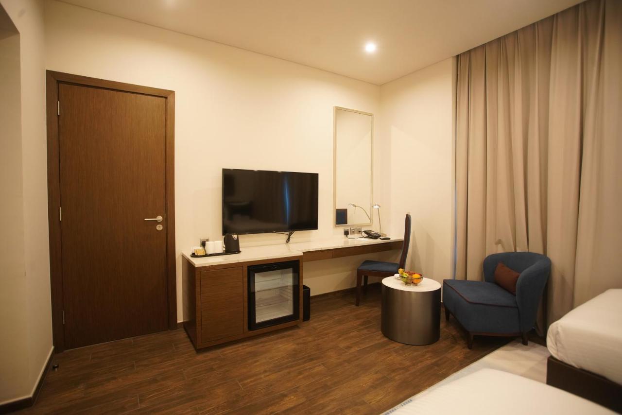 C - Hotel And Suites Ad Dawhah Esterno foto