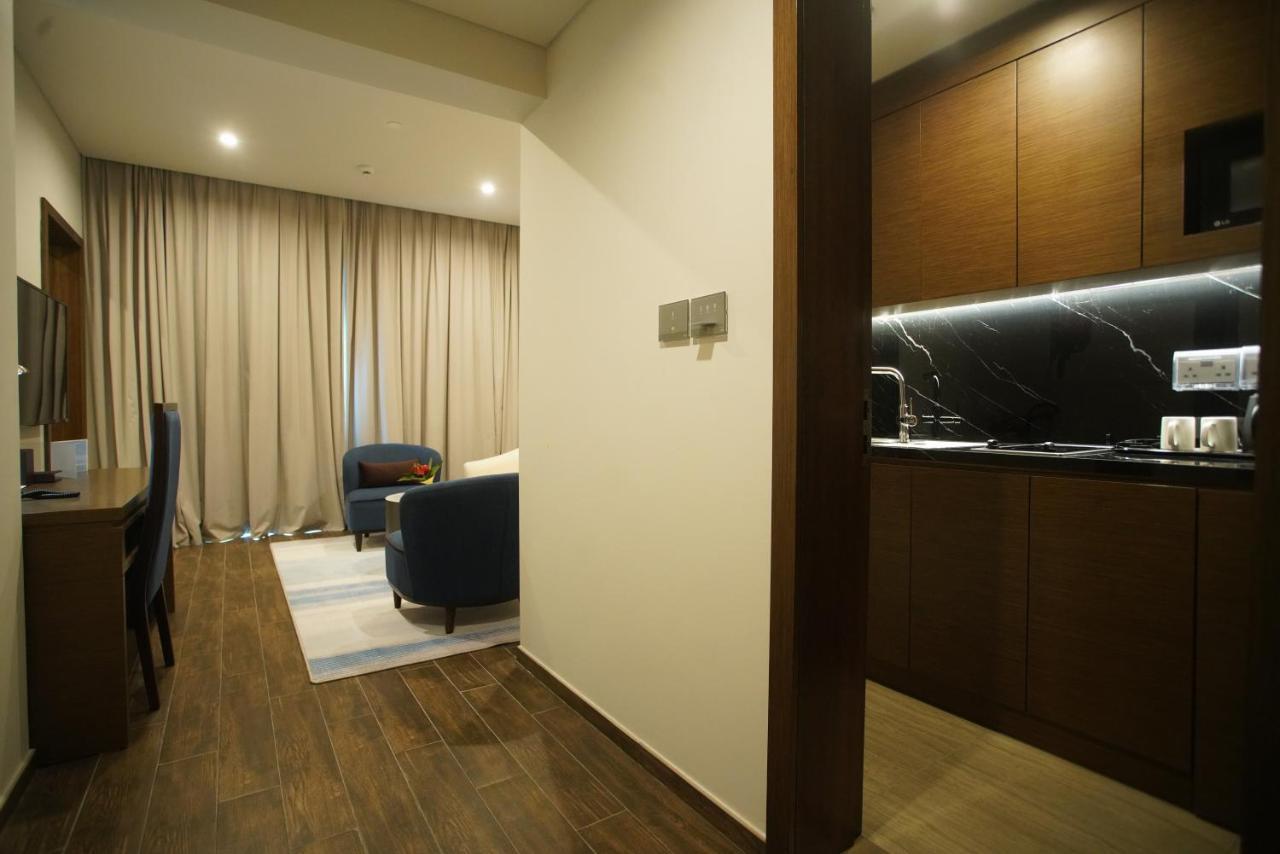 C - Hotel And Suites Ad Dawhah Esterno foto