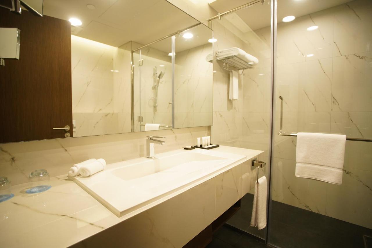 C - Hotel And Suites Ad Dawhah Esterno foto